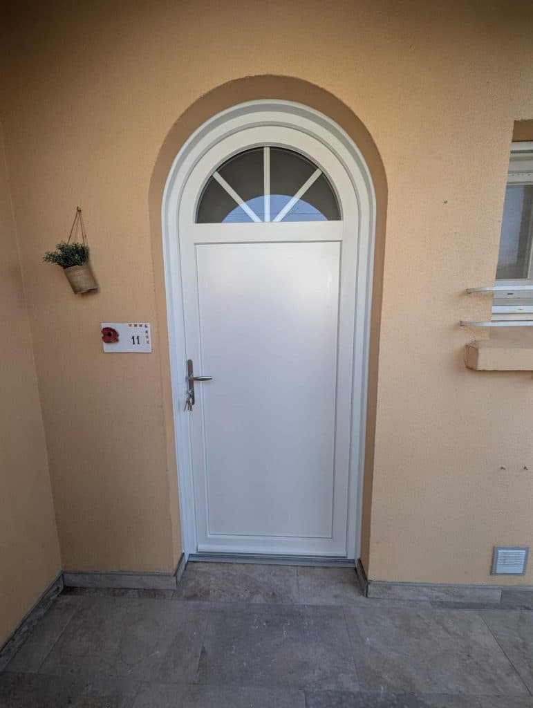 Porte d'entrée blanche ZILTEN tracy 1 - cintrée